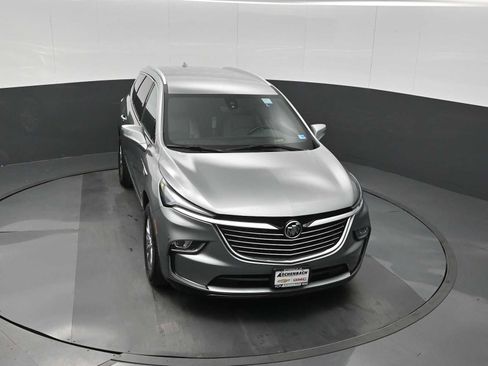 Used 2024 Buick Enclave Premium image 11