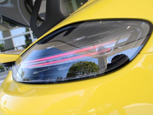 Used 2023 Porsche 718 Cayman GT4 RS image 17