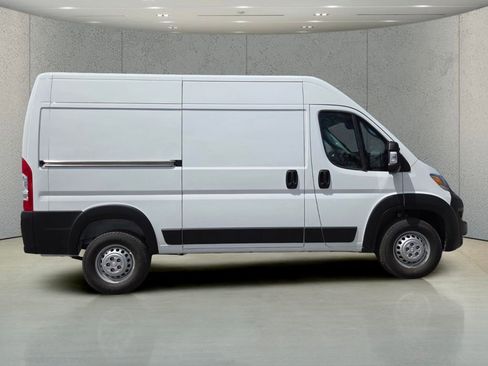 New 2026 RAM ProMaster 1500 w/ Convenience Group FWD image 3