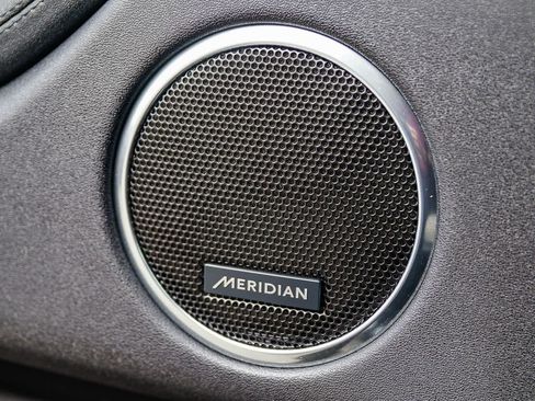 Used 2025 Land Rover Discovery Sport S image 23