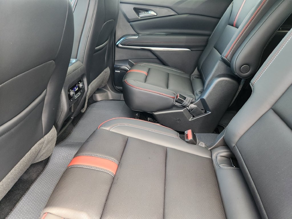New 2027 Chevrolet Traverse RS AWD/4WD image 18