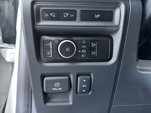Used 2023 Ford F150 Lariat AWD/4WD image 29