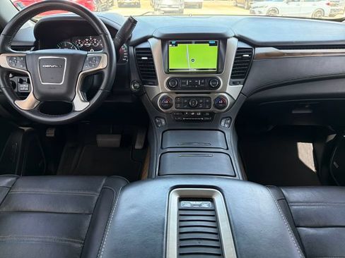Used 2019 GMC Yukon Denali w/ Denali Ultimate Package AWD/4WD image 9