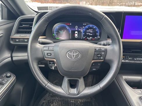 Used 2023 Toyota Crown XLE image 24