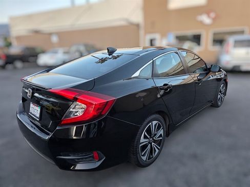 Used 2017 Honda Civic EX-T image 8