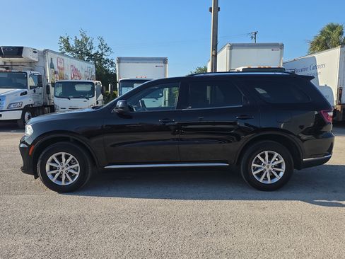 Used 2023 Dodge Durango SXT AWD/4WD image 4