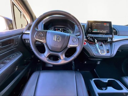 Used 2023 Honda Odyssey Sport image 9