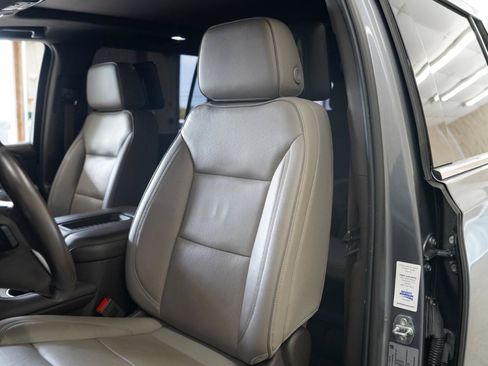 Used 2021 GMC Yukon XL SLT w/ SLT Premium Package AWD/4WD image 14