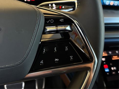 New 2026 Cadillac Vistiq Premium Luxury image 24