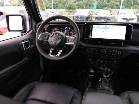Used 2024 Jeep Wrangler Unlimited Sahara w/ Technology Group AWD/4WD image 23