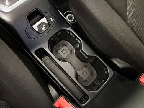 Used 2019 Jeep Renegade Sport w/ Sport Appearance Group AWD/4WD image 15