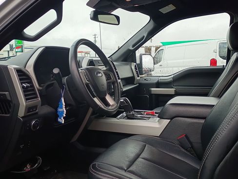 Used 2019 Ford F150 Lariat image 12