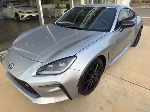 Used 2025 Toyota GR86 Premium w/ ALL Weather Mat Package (TMS) image 1