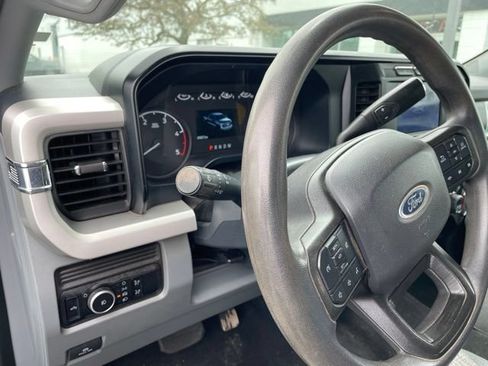 Used 2024 Ford F250 XLT AWD/4WD image 3