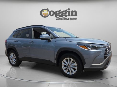 Used 2022 Toyota Corolla Cross LE FWD image 7
