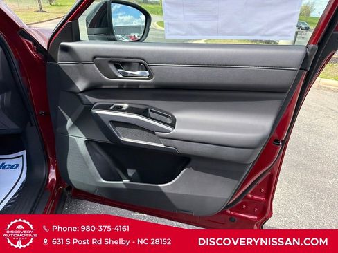 New 2026 Nissan Pathfinder SL w/ SL Premium Package AWD/4WD image 39