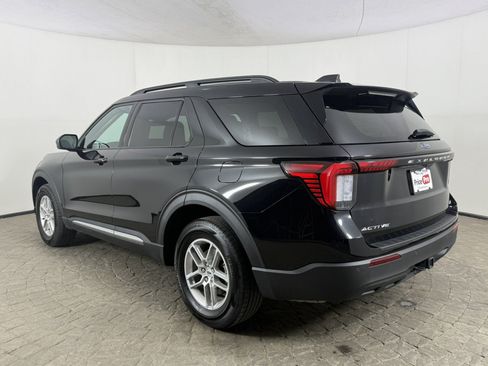 Used 2025 Ford Explorer Active AWD/4WD image 5