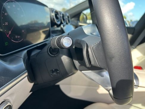 Used 2025 Mercedes-Benz C 300 Sedan image 39