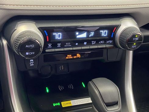 Used 2025 Toyota RAV4 XLE image 26