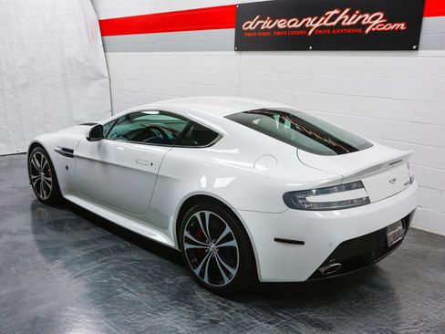 Used 2011 Aston Martin V12 Vantage Coupe image 20