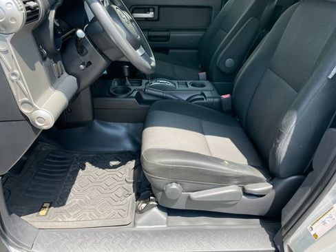 Used 2008 Toyota FJ Cruiser 4WD image 9