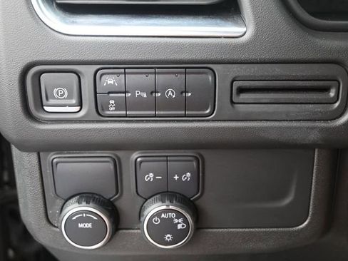 Used 2024 Chevrolet Suburban RST image 15