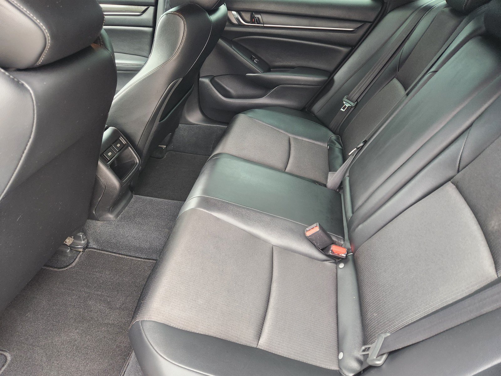 Used 2021 Honda Accord Sport image 12