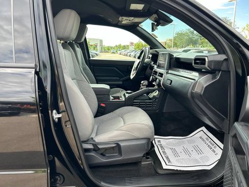 Used 2025 Toyota Tacoma SR5 AWD/4WD image 12