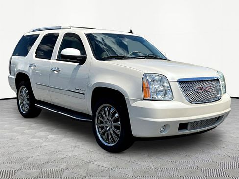 Used 2013 GMC Yukon Denali AWD/4WD image 3