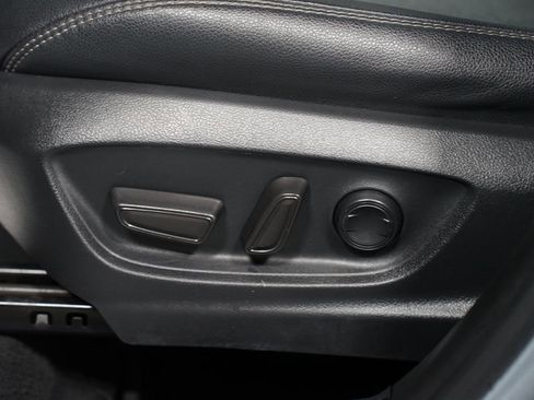 Used 2024 Toyota Corolla Cross XLE image 32