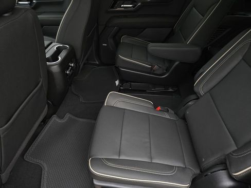 New 2026 GMC Yukon Elevation image 4