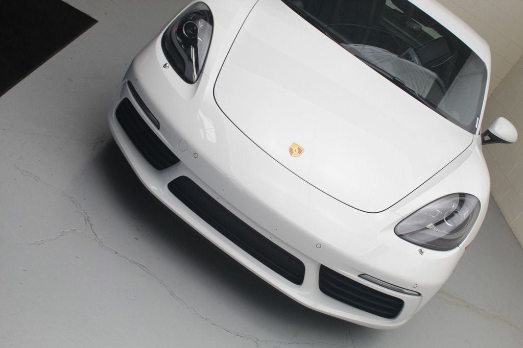 Used 2022 Porsche 718 Cayman RWD image 7