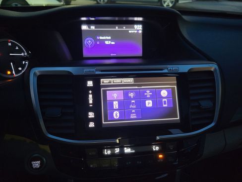 Used 2017 Honda Accord EX-L image 34