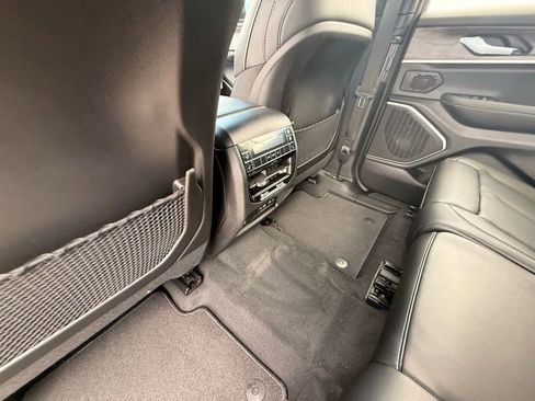 New 2026 Jeep Grand Cherokee L Limited w/ Luxury Tech Group II RWD image 25