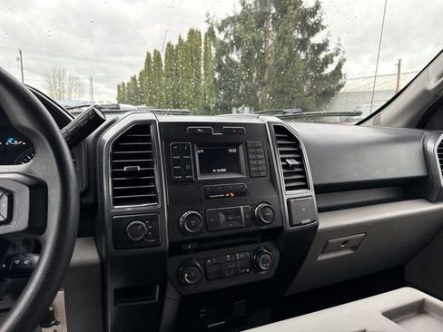 Used 2017 Ford F150 XLT AWD/4WD image 23