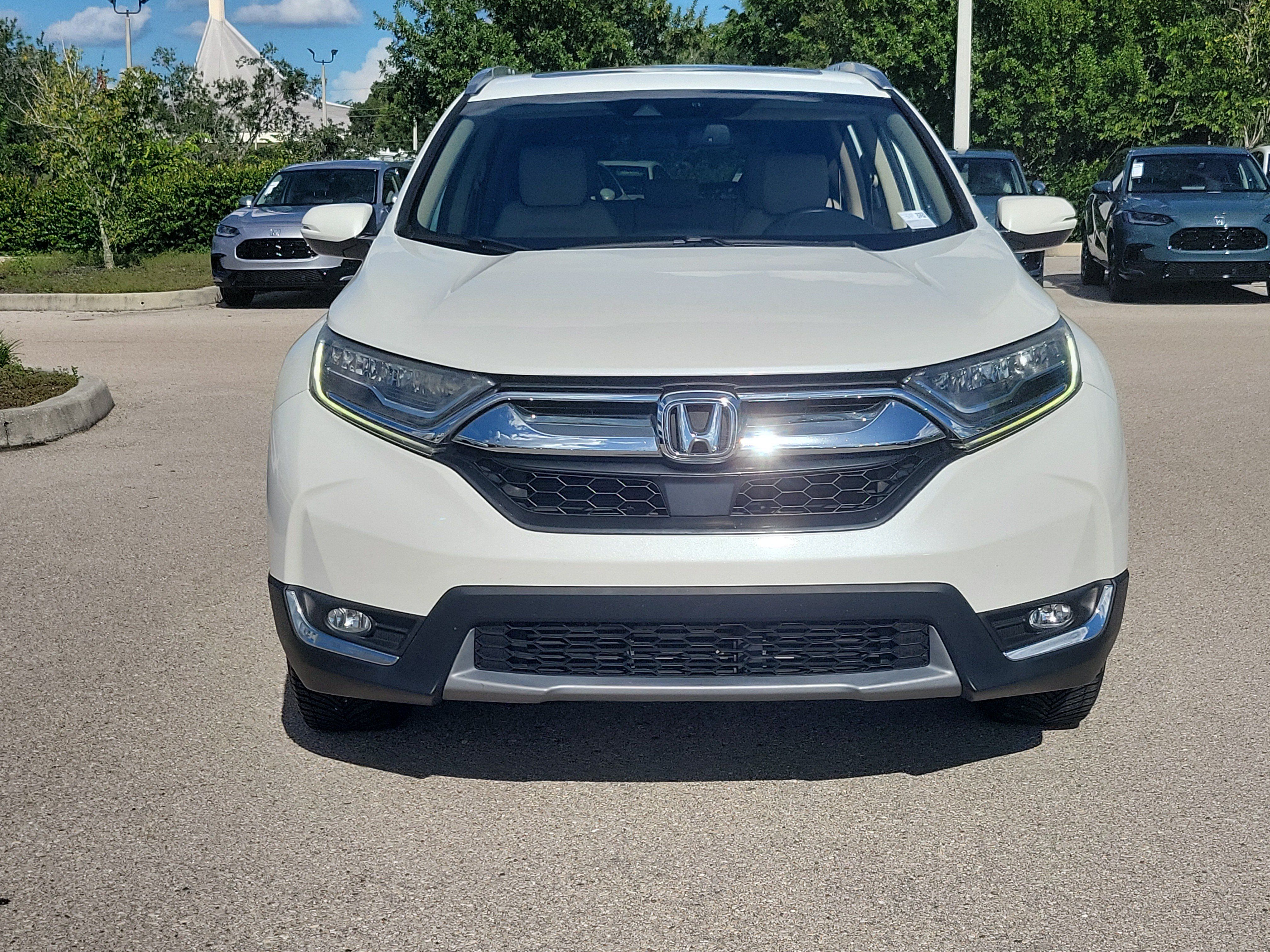 Used 2018 Honda CR-V Touring image 2
