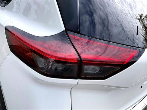 Certified 2023 Nissan Rogue SV AWD/4WD image 33