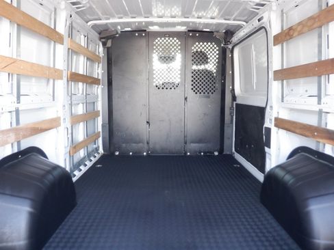 Used 2025 RAM ProMaster 2500 w/ U-Haul Equipment Group FWD image 5
