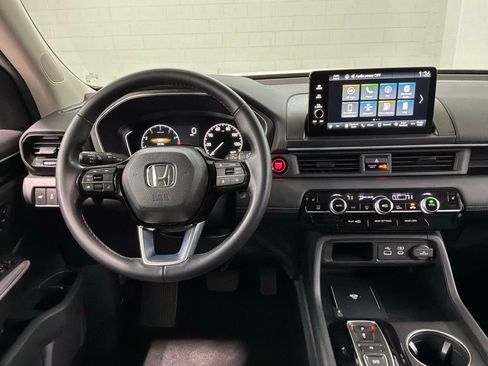 Certified 2025 Honda Pilot EX-L image 8