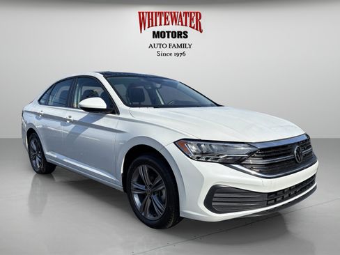 Used 2023 Volkswagen Jetta SE FWD image 5