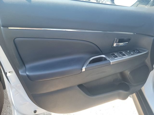 Used 2025 Mitsubishi Outlander Sport AWD image 7