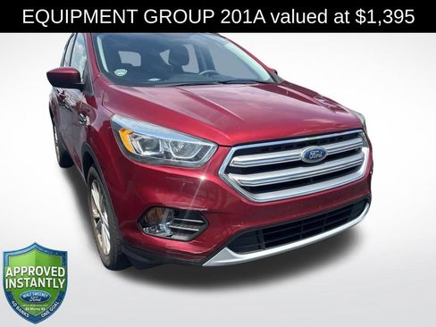 Used 2017 Ford Escape SE w/ Equipment Group 201A FWD image 1