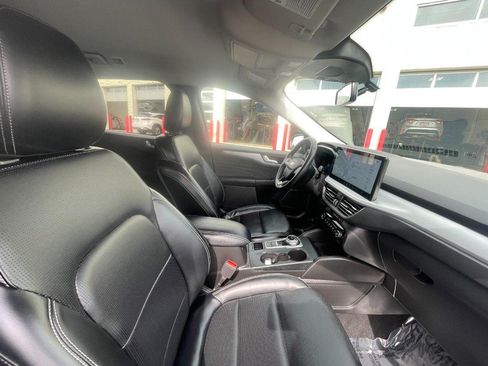 Used 2024 Ford Escape Platinum AWD/4WD image 6