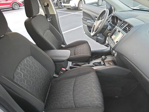 Used 2025 Mitsubishi Outlander Sport SE image 10