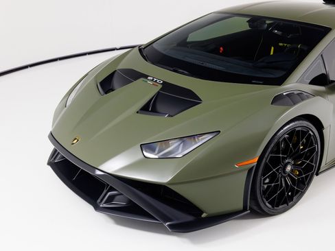 Used 2022 Lamborghini Huracan STO image 47