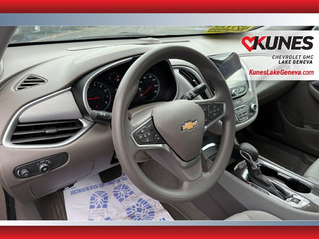 Used 2025 Chevrolet Malibu LT FWD image 16