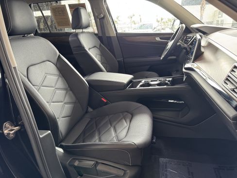 Certified 2024 Volkswagen Atlas SE FWD image 35