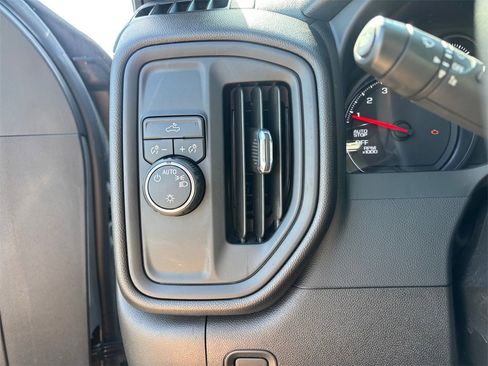 Used 2024 Chevrolet Silverado 1500 Custom image 21