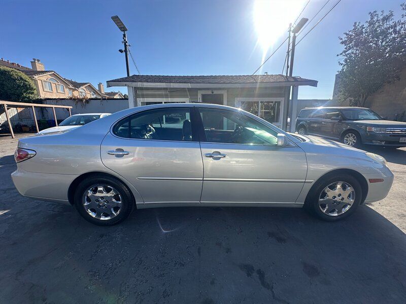 Used 2002 Lexus ES 330 w/ Premium Pkg FWD image 4