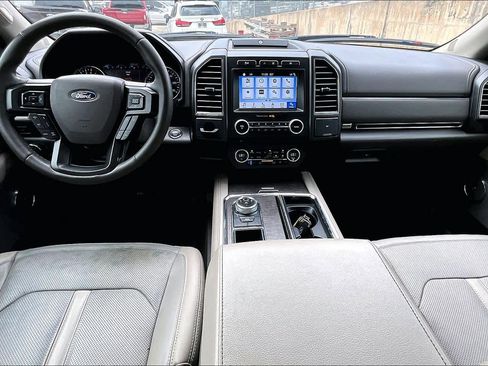 Used 2018 Ford Expedition Limited w/ Equipment Group 301A RWD image 16